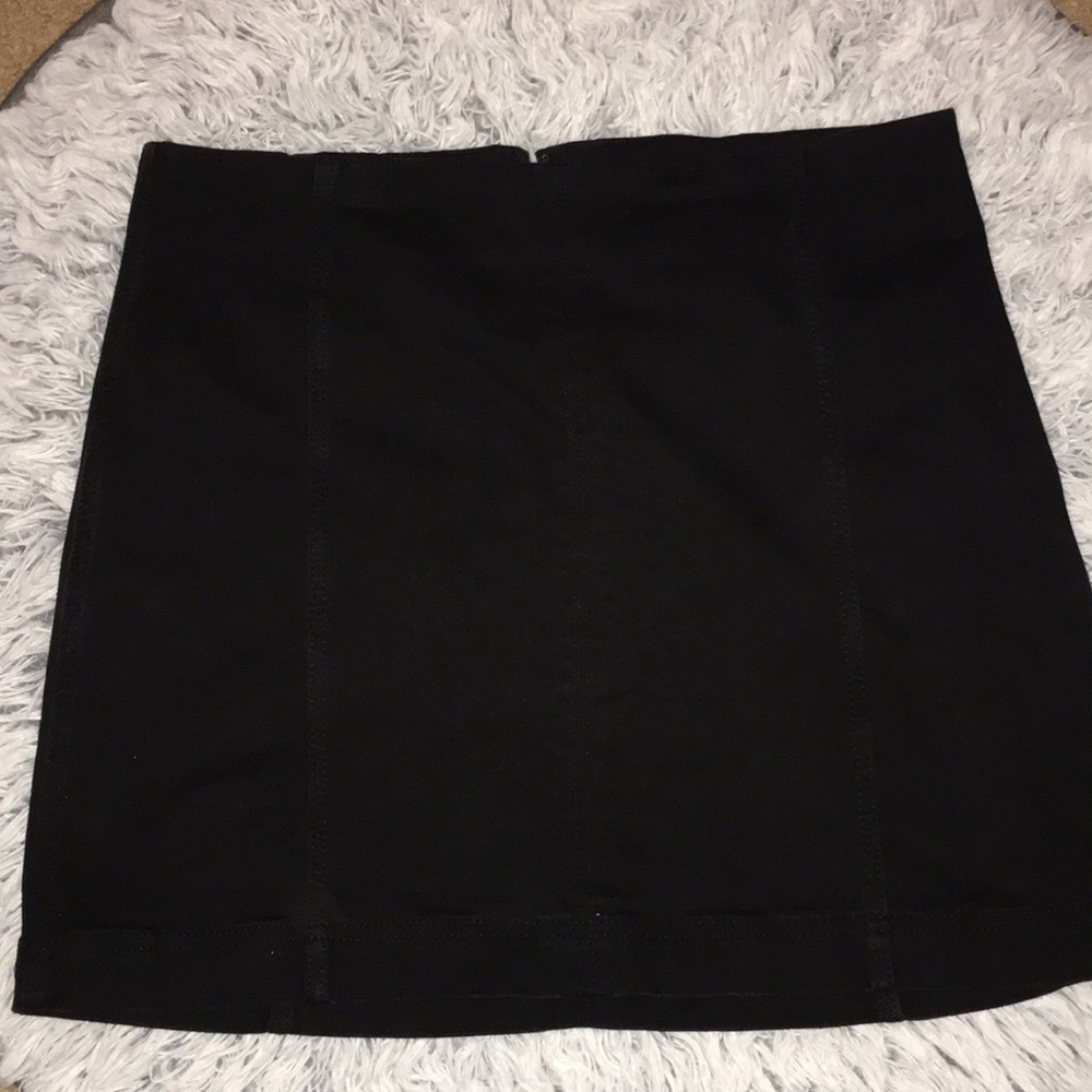 Black skirt. Wild fable.